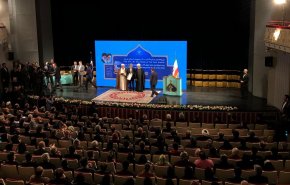 تقدیر روحانی از برگزیدگان جایزه کتاب سال