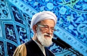 انقلاب اسلامی نگذاشت گردن‌کشان دنیا به هدف‌شان برسند/سعودی‌ها نوکر آمریکا و صهیونیست‌ها هستند