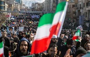 آسوشیتدپرس: ایرانی‌ها در سرتاسر کشور پیروزی انقلاب را جشن گرفتند