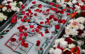 رونمایی از سنگ جدید مزار شهید سلیمانی 