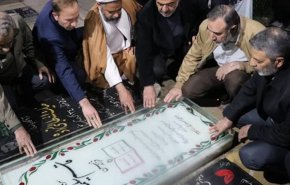 حضور فرمانده کل ارتش بر مزار شهید سپهبد سلیمانی