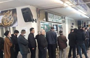 حضور مردم تهران پای صندوق های رای به خاطر وطن/ مشارکت 9 میلیونی رای دهندگان تا ظهر امروز 