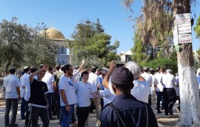 عشرات المستوطنين يقتحمون المسجد الأقصى