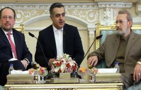 لاریجانی: اتحادیه اروپا درباره توافق هسته‌ای فقط حرف می‌زند