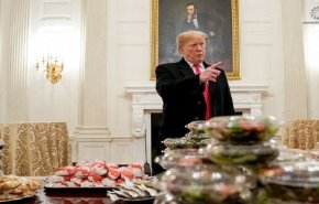 طبيب ترامب: لھذا كنت أضع القرنبیط سرا في طعام الرئیس!
