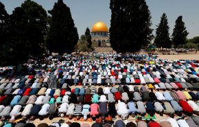 50 ألف مصل يؤدون صلاة الجمعة في الأقصى