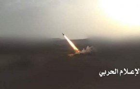 ارتش یمن اردوگاه فرماندهان ائتلاف سعودی و نیروهای هادی را با موشک هدف قرار داد