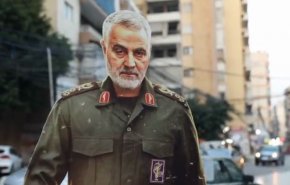 واکنش لبنانی ها به تندیس سردار سلیمانی در خیابان های این کشور + ویدئو