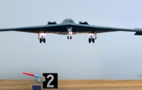 آمریکا دو بمب‌افکن استراتژیک دیگر در اروپا مستقر کرد