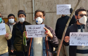 تجمع زوار هندی مقابل سفارت هند در تهران + فیلم
