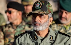 فرمانده کل ارتش از جهادگران خط مقدم سلامت قدردانی کرد
