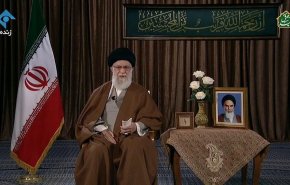 ترجمه آیه نصب‌شده در حسینیه امام خمینی (ره)