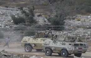 مقتل 16 مسلحا وتفجير 3 سيارات في سيناء