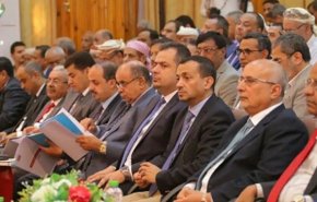 بحران در کابینه دولت منصور هادی؛ دو وزیر استعفا دادند
