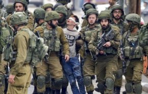 في يوم الطفل: الاحتلال يواصل اعتقال 180 طفلاً