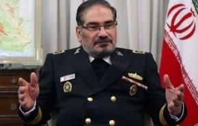 شمخانی: حضور ارتش پیام‌آور ناامیدی و هراس برای دشمنان است