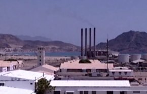 شاهد: معارك عنيفة بين سراق النفط باليمن..حاميها حراميها!