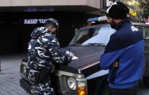 القوى الأمنية اللبنانية تواصل البحث عن مرتكب جريمة بعقلين
