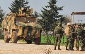 پخش اعلامیه ارتش ترکیه بر فراز ادلب سوریه پس از درگیری با جبهة النصره
