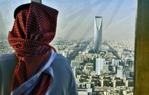 عاقبت جنگ نفتی عربستان با روسیه/ ریاض دست به دامان مسکو شد/ درخواست عربستان برای کاهش بیشتر تولید نفت/ زیان ۲۵ درصدی آرامکو در چند ماهه اخیر