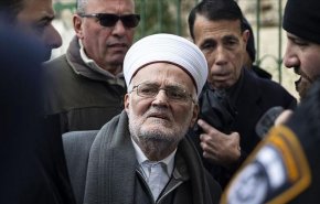 اولین واکنش شیخ عکرمه صبری به تبعدیش: جان‌نثار مسجد الاقصی هستیم/ هدف تضعیف مقاومت است
