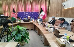 مشاور حامد کرزی: آمریکا به‌دنبال مخدوش کردن روابط ایران و افغانستان است
