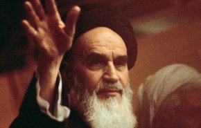 الإمام الخميني (ره) قائد النصر العظيم