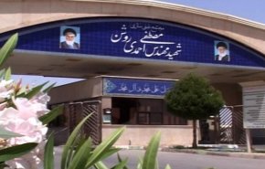پرده دوم از نمایش شعبده بازی با صحنه گردانی بی بی سی
