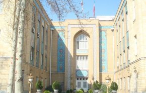 وزارت خارجه: اجازه نمی دهیم یک قلدر با ارعاب جامعه بین المللی منافع ایران را تضعیف کند