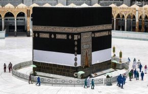 ورود زائران به مکه برای ادای مناسک حج + ویدیو