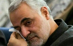 وقتی حاج قاسم کف پای مادرش را بوسید