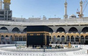 تصاویری از ضد عفونی کردن مسجدالحرام برای مناسک حج 