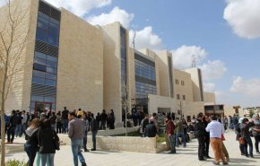 طالبة سورية متفوقة في عمان..قد لاتتمكن من دخول الجامعة