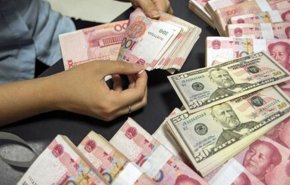 تهدید اقتصادی آمریکا از سوی دومین طلبکار بزرگ این کشور/ چین در واکنش به فشارهای واشنگتن ذخایر دلاری خود را کاهش می دهد