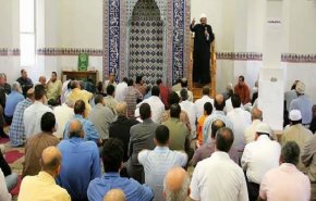 وزير أوقاف مصر يعاقب إمام مسجد تجاوز المدة المحددة لخطبة الجمعة