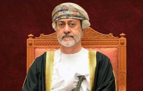 بالفيديو.. سلطان عمان يزور مدينة صلالة