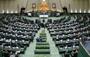 جلسه غیرعلنی مجلس با حضور وزیر اقتصاد و رییس کل بانک مرکزی برگزار می‌شود