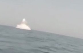اولین فیلم از شلیک موشک از زیردریایی غدیر در پروژه موشکی جاسک۲ در رزمایش ذوالفقار ۹۹