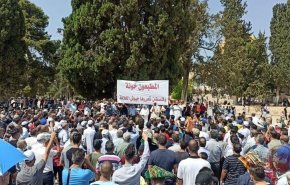 هزاران فلسطینی نماز جمعه را در مسجد الاقصی اقامه کردند