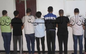 فتاة تدل على شبكة لترويج الدولارات المزيفة بدمشق