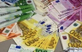 کاهش قیمت دلار/ بازگشت به کانال 27 هزار تومان