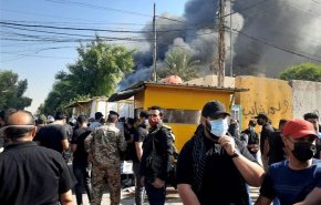 اعتراض عراقی ها به هتاکی زیباری علیه حشدالشعبی/ معترضین عراقی مقر حزب دموکرات کردستان در بغداد را به آتش کشیدند
