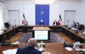 گذر از شرایط کنونی اقتصادی و کم کردن فشار بر اقشار کم برخوردار هدف اصلی دولت است