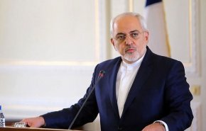 ظریف: یا در اسارت گذشته می‌مانیم یا صلح و ثبات را انتخاب می‌کنیم
