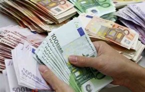 یورو پس از ۷ سال جایگزین دلار در تبادلات مالی جهان شد