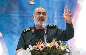 سرلشکر سلامی: قدرت فرسایشگر انقلاب اسلامی آمریکا را از قرارگاه راهبردی اش دور کرده است