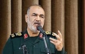 سلامی: دشمنان منتظر پاسخ‌ها باشند