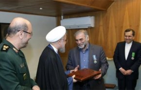 نشان خدمت برجام بر سینه فخر ایران