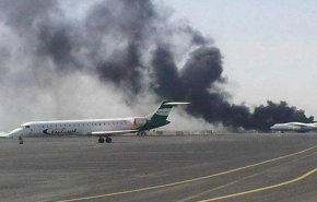 طيران العدوان يستهدف مطار صنعاء الدولي بغارتين 