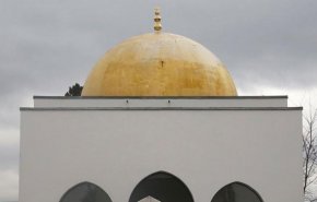 فرانسه به بهانه مقابله با «اسلام‌گرایان افراطی» مساجد را تعطیل می‌کند
